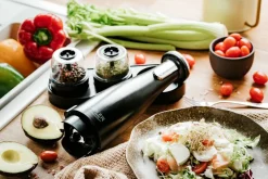 Discount Adler suola- ja pippurimylly elektroninen musta