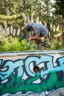 Discount Bell Local kypärä Matte Black