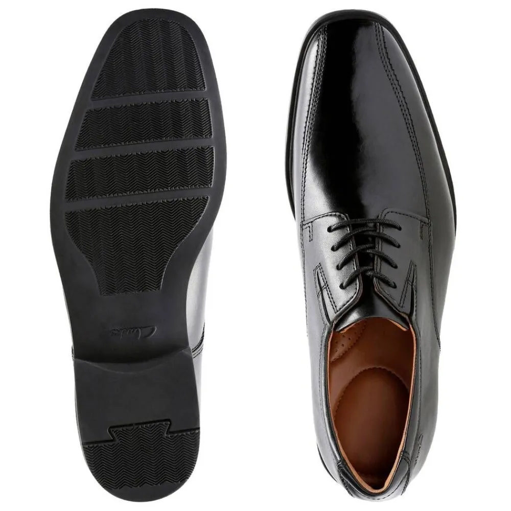 Online Clarks Pukukenkä Tilden Walk 26110310 Black leather