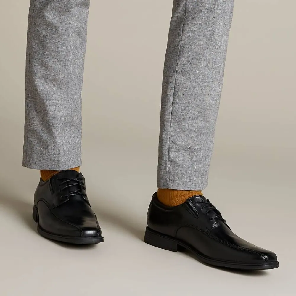 Online Clarks Pukukenkä Tilden Walk 26110310 Black leather