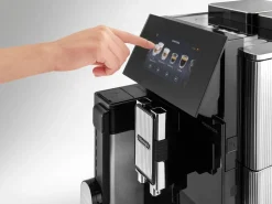 kahviautomaatti Maestosa musta*DeLonghi Clearance