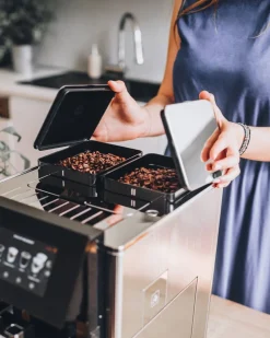 kahviautomaatti Maestosa musta*DeLonghi Clearance