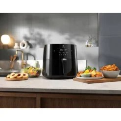 airfryer EAF5B2 musta*Electrolux Outlet