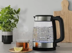 Create 4 vedenkeitin 1,7 L E4GK1-4GB lasia*Electrolux New