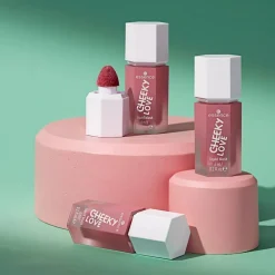 nestemäinen poskipuna Cheeky Love*Essence Clearance