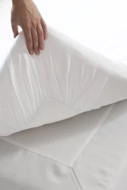 Clearance Finlayson Muotoonommeltu Twill Aluslakana valkoinen 80X200+25