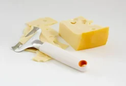 Hot Fiskars Functional Form Juustohöylä pehmeälle juustolle