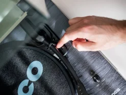 Clearance Lenco vinyylilevysoitin + kaiuttimet LS-300  musta