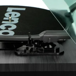 Clearance Lenco vinyylilevysoitin + kaiuttimet LS-300  musta