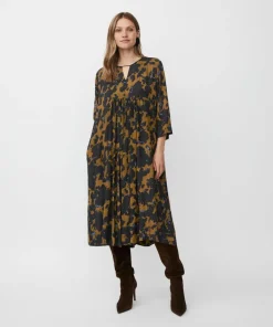 Hot Masai mekko MaNadyne Breen