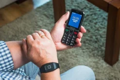 Sale Maxcom matkapuhelin MM735BB SOS-turvarannekkeella