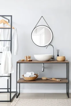 peili Finchen LED-valolla Ø60 cm musta nahk*Mirrors and More Sale