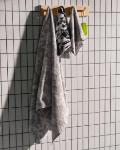 Best Moomin Arabia pyyhe 70x140 cm Lilja harmaa