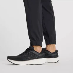 treenihousut Sport Essentials Woven Jogger*New Balance Clearance