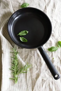 New Opa paistinpannu Cerabasic 28 cm