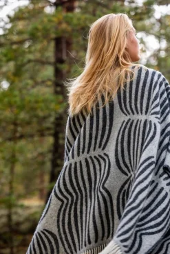 Vilja kylpypyyhe musta 70x150 cm*Pentik Discount