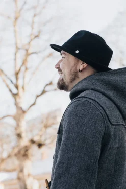 Hot Salon lakkitehdas huopahattu Jouni Crush Earflaps MUSTA