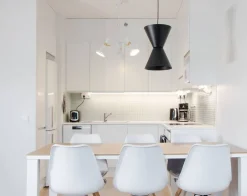 Länsi designriippuvalaisin musta*Sessak Outlet