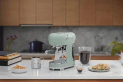 espressokeitin ECF02PGEU pastellinvihreä*Smeg Online