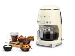 Clearance Smeg kahvinkeitin DCF02CREU kerma