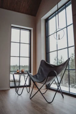 Lepakkokangas 36A musta keinonahka*Varax Hot