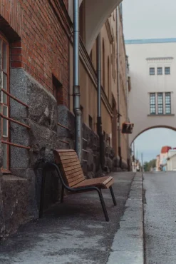 penkki Frida, mustalla rungolla*Varax Best