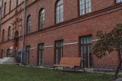 penkki Frida, mustalla rungolla*Varax Best