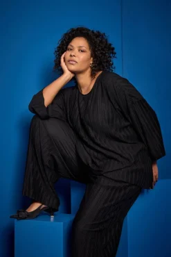 New Wasabi paita Scarlet 1 9999 Musta