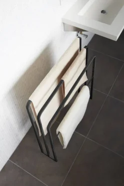 Discount Yamazaki kylpypyyheteline Tower musta