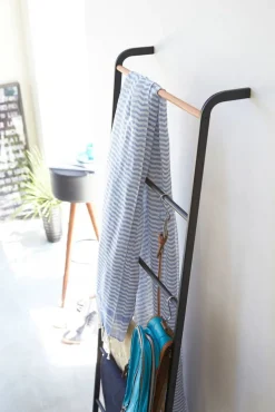 Online Yamazaki vaateteline musta